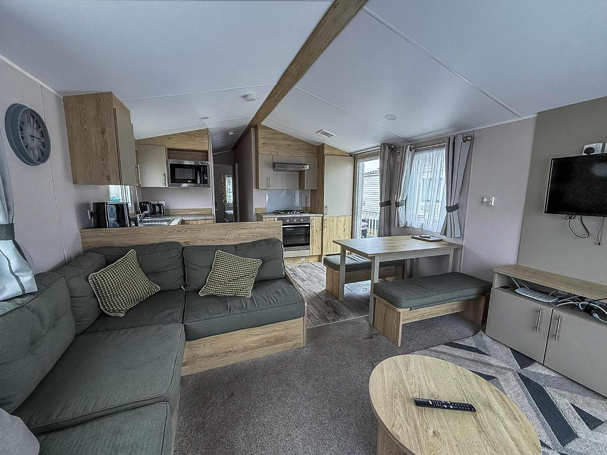 Modern 6 Berth Caravan With Wifi At St Osyth Beach In Essex Ref 28008Pm Clacton-on-Sea Exterior foto